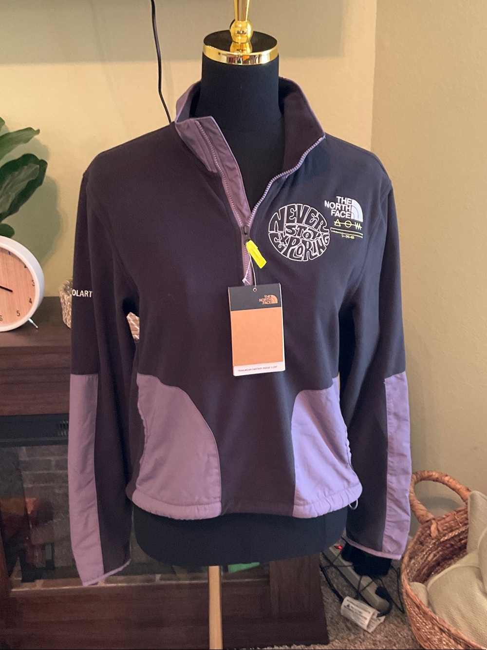NWT The North Face Women’s Size XS Fantasy Ridge 1/4 Zip Trailwear, Cute!
